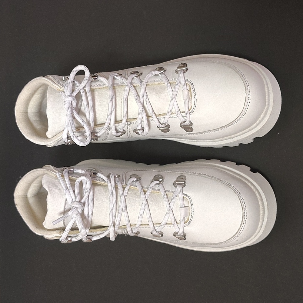 Skechers Shindigs Renegade Heart Women Size 9 Retro White Lace-up Boots Vintage